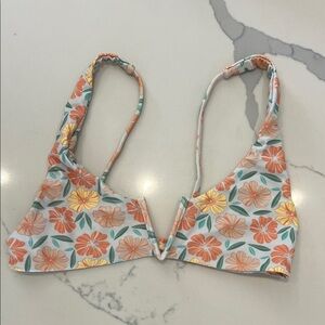 Benoa swim metal v neck top